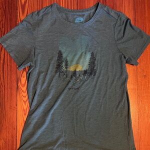 Life is Good Cool Tee Classic Fit Size Medium Forest Woods Sunrise